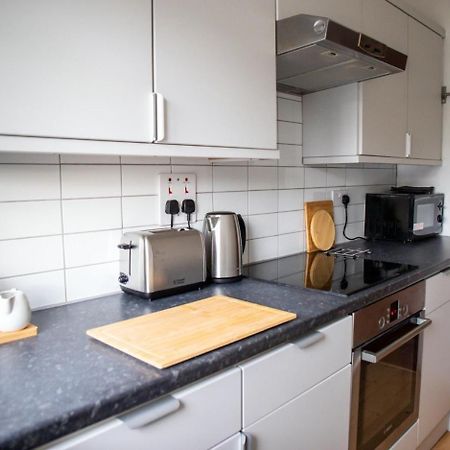 Guestready - Homely Leeds City Apartment Sleep 4 Meanwood ภายนอก รูปภาพ