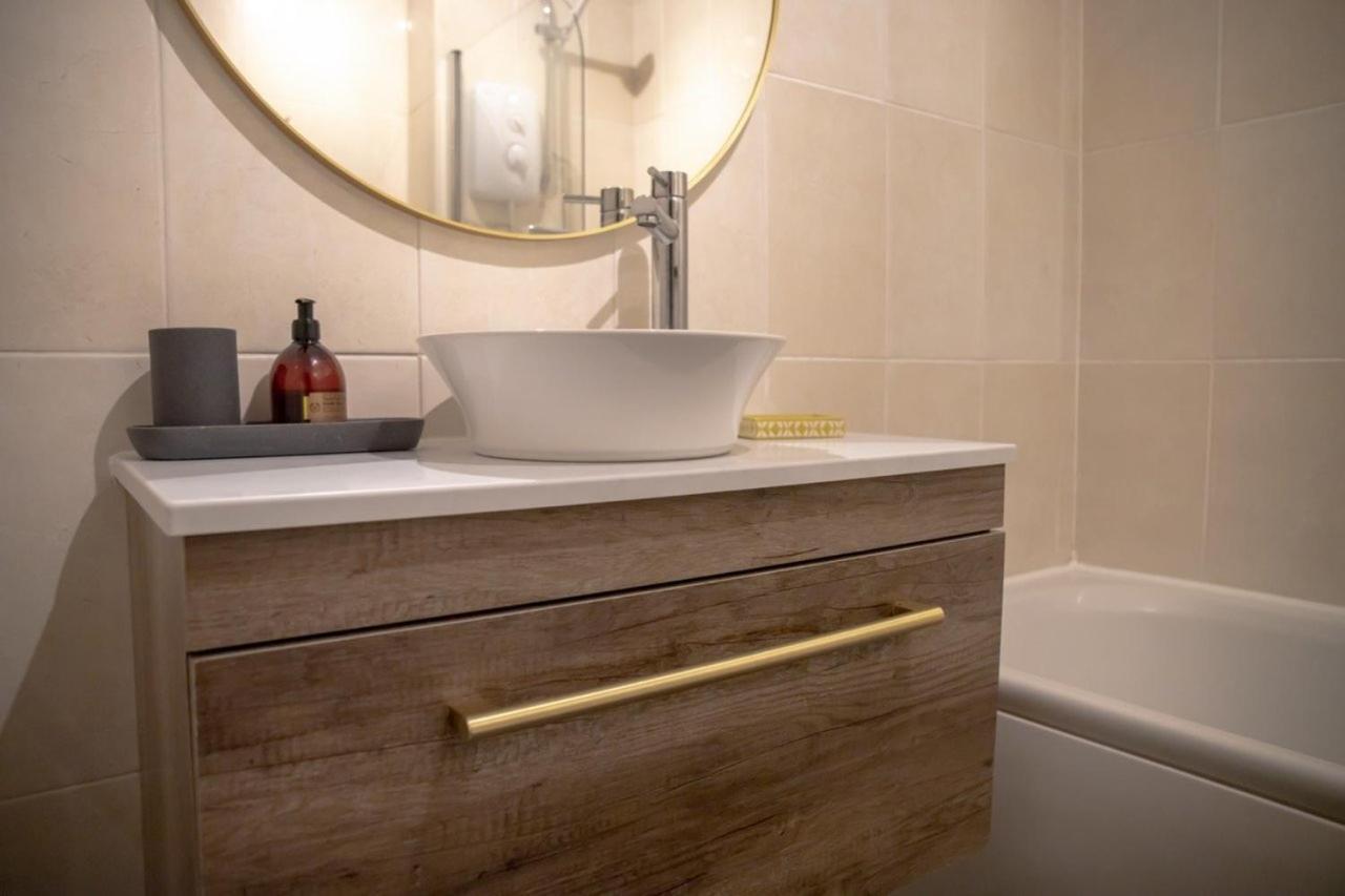 Guestready - Homely Leeds City Apartment Sleep 4 Meanwood ภายนอก รูปภาพ