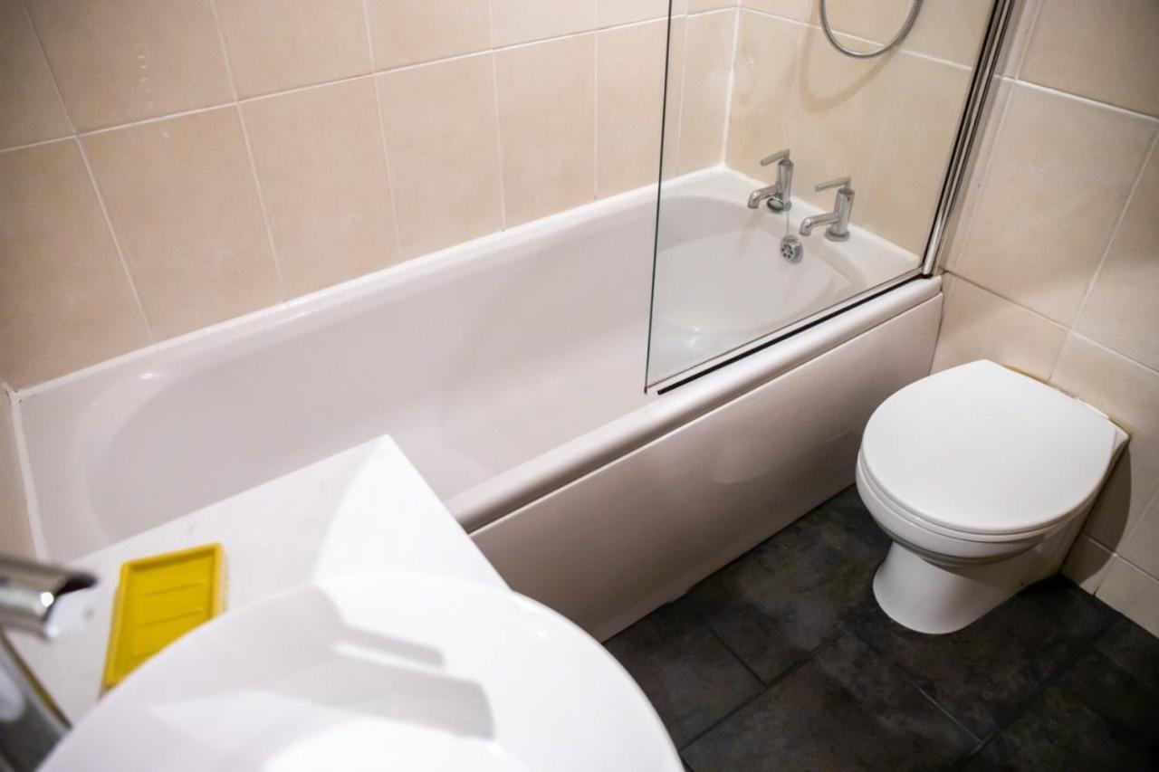 Guestready - Homely Leeds City Apartment Sleep 4 Meanwood ภายนอก รูปภาพ