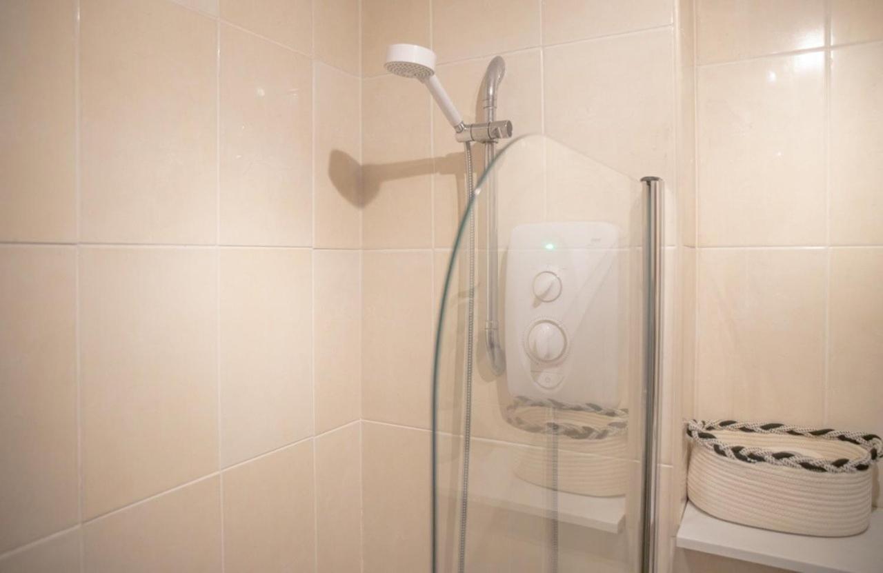 Guestready - Homely Leeds City Apartment Sleep 4 Meanwood ภายนอก รูปภาพ